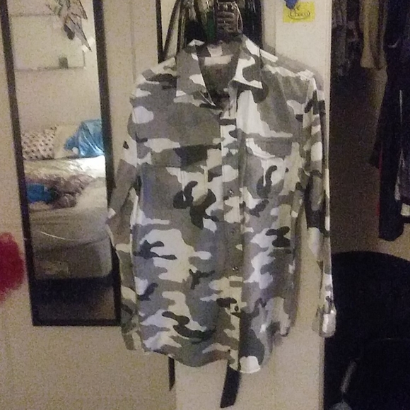 Button up camo flanel - Picture 1 of 2